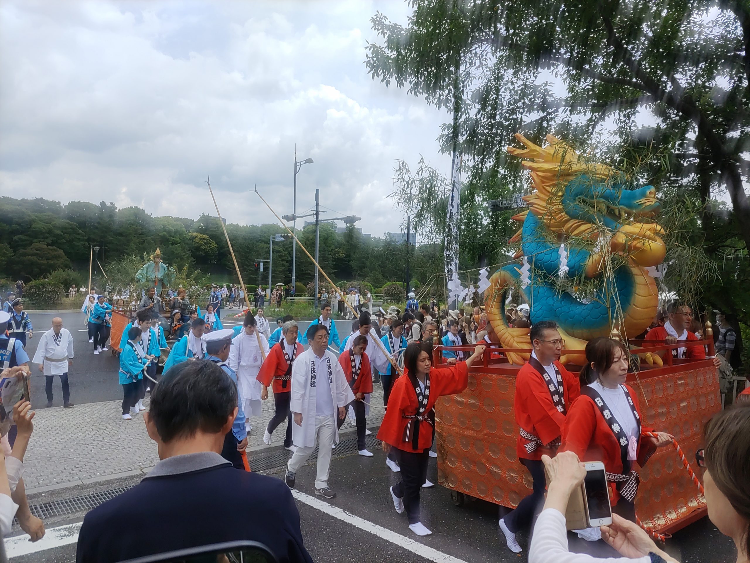 日枝神社神幸祭（国立劇場入口）